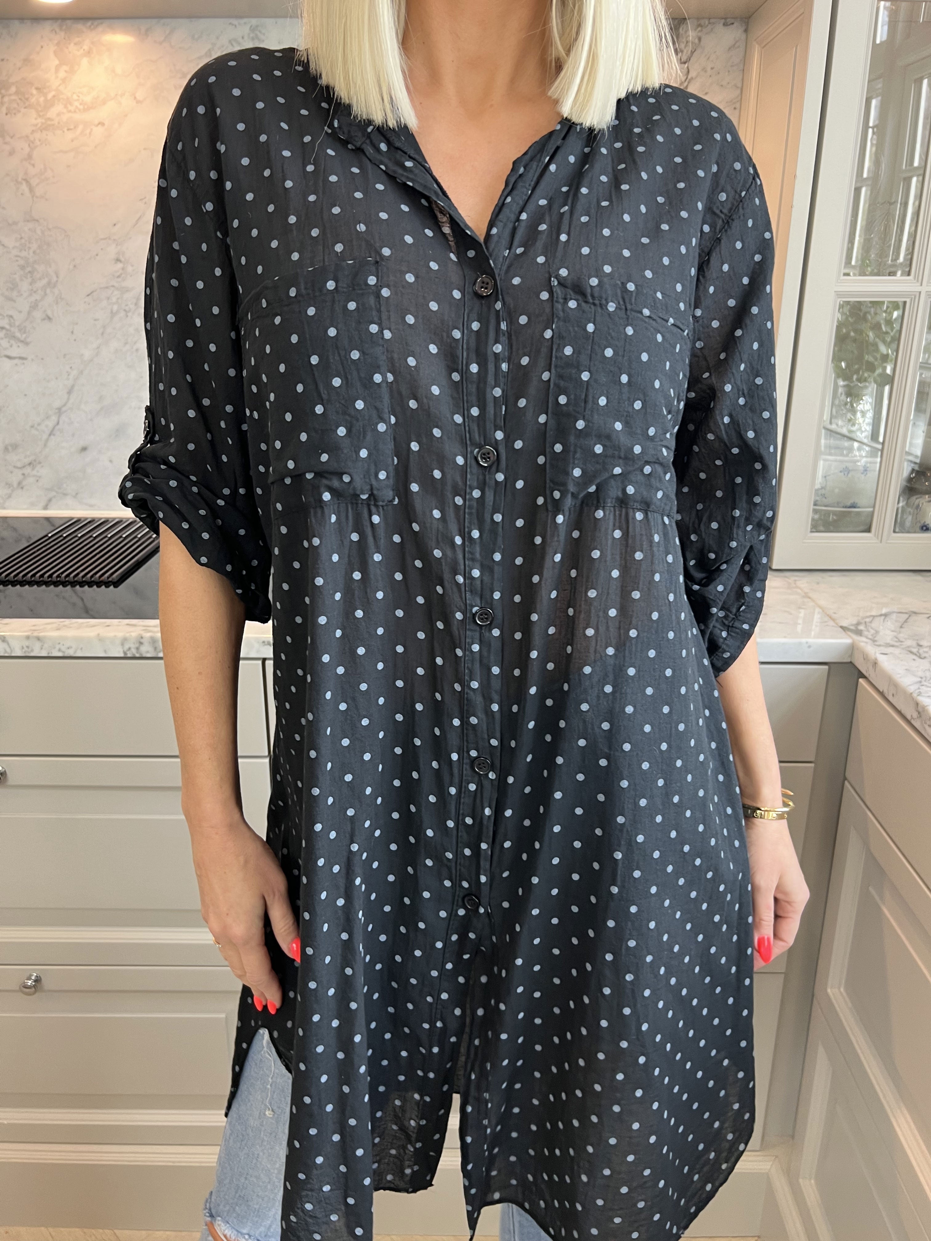 Linda - Skjorte i bomuld med små prikker